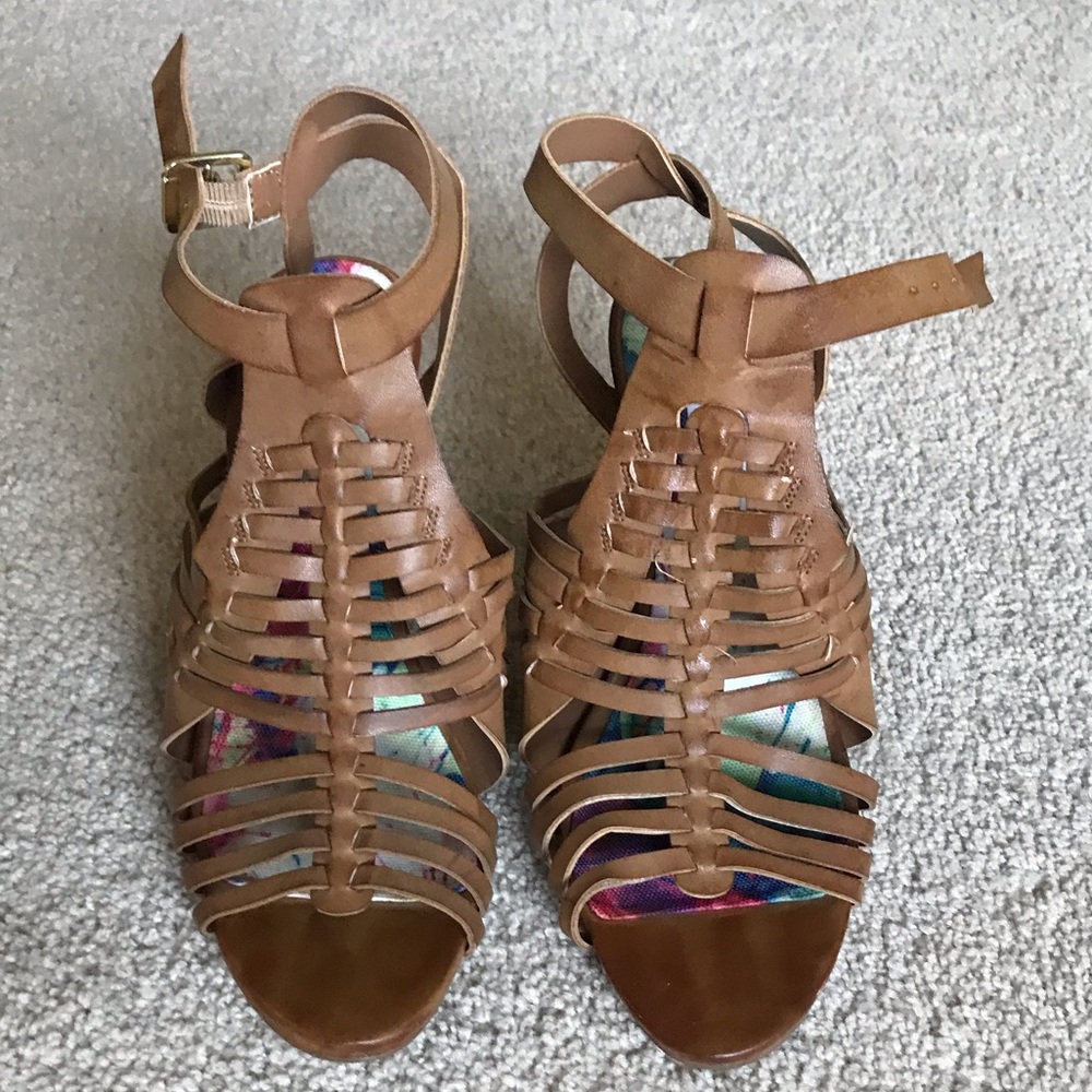 Tan heeled sandal